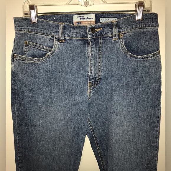 OLD NAVY STRETCH JUST BELOW WAIST CAPRI JEANS - Picture 2 of 6